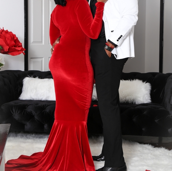 Beautiful velvet red mermaid dress - Picture 3 of 3